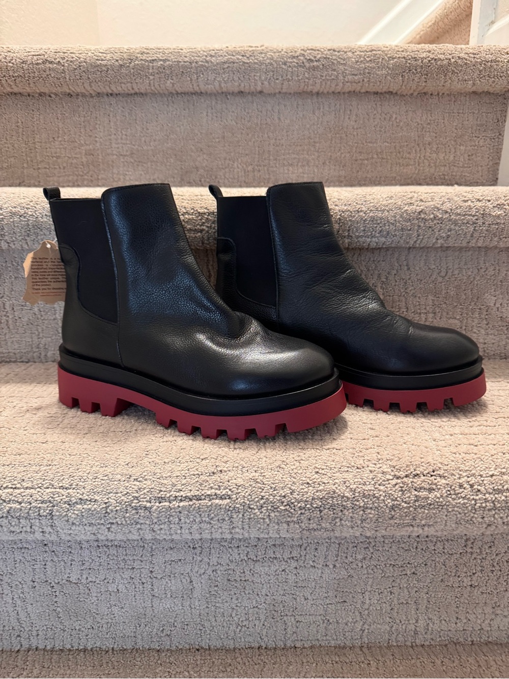 Women NEW BERTUCHI Made In Spain Black Leather Lug Sole Chelsea Boots US…